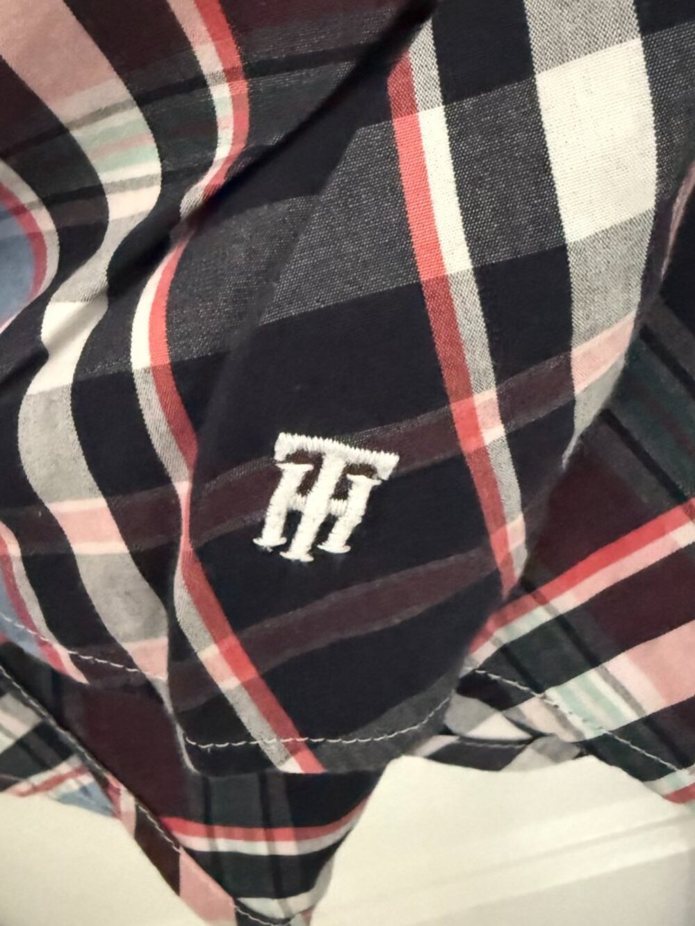 Tommy Hilfiger - Plaid Pattern Shirt with Belted Waist - XL - Picture 5 of 7